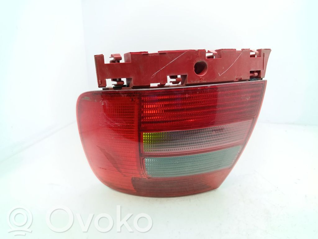 Lampa tylna   8D0945096G