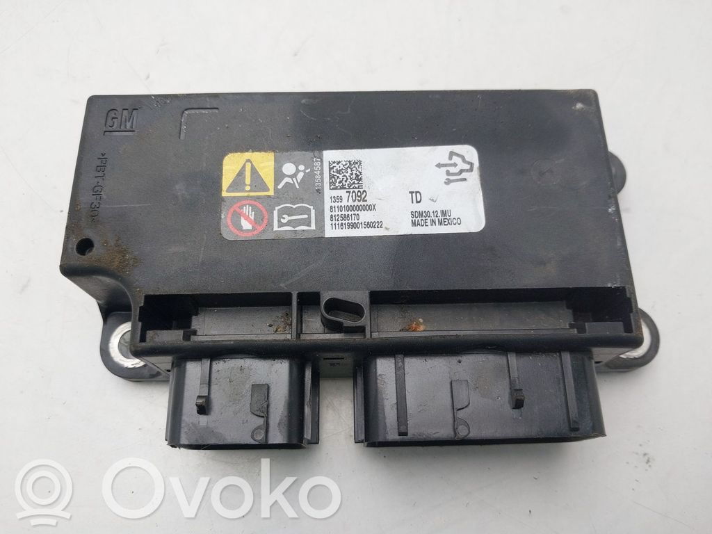 Module de contrôle airbag   13597092