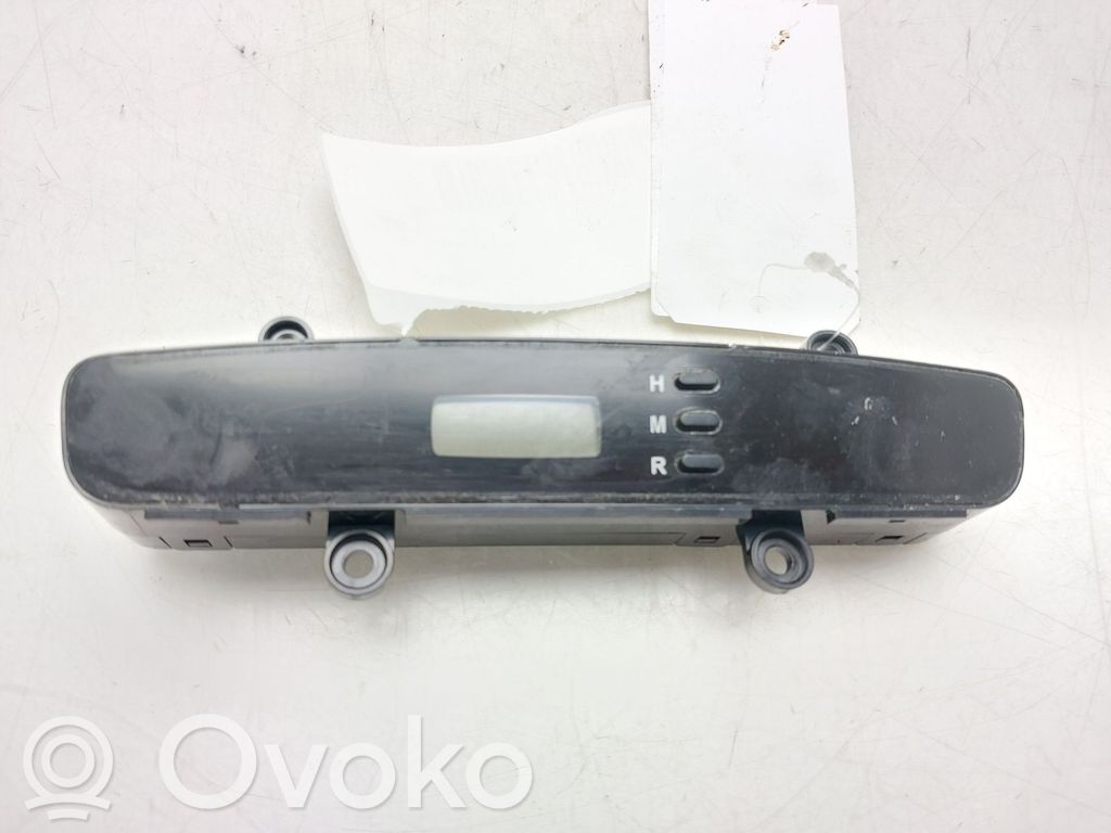 KIA Carnival Часы 