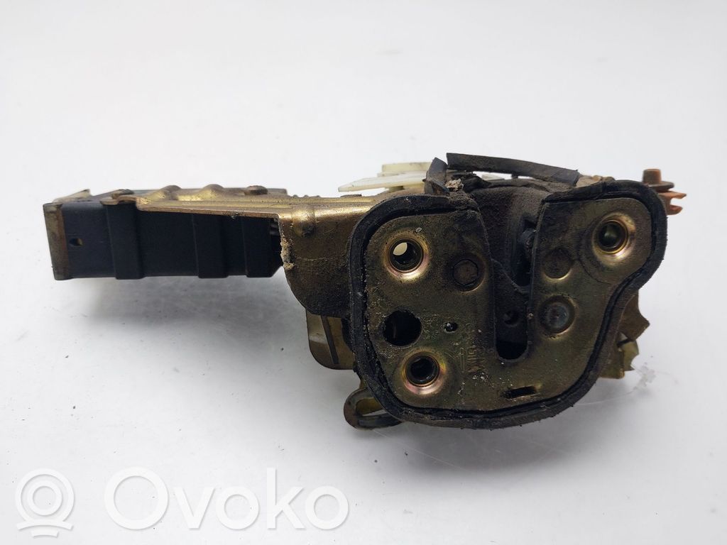 Opel Astra F Priekinė durų spyna 