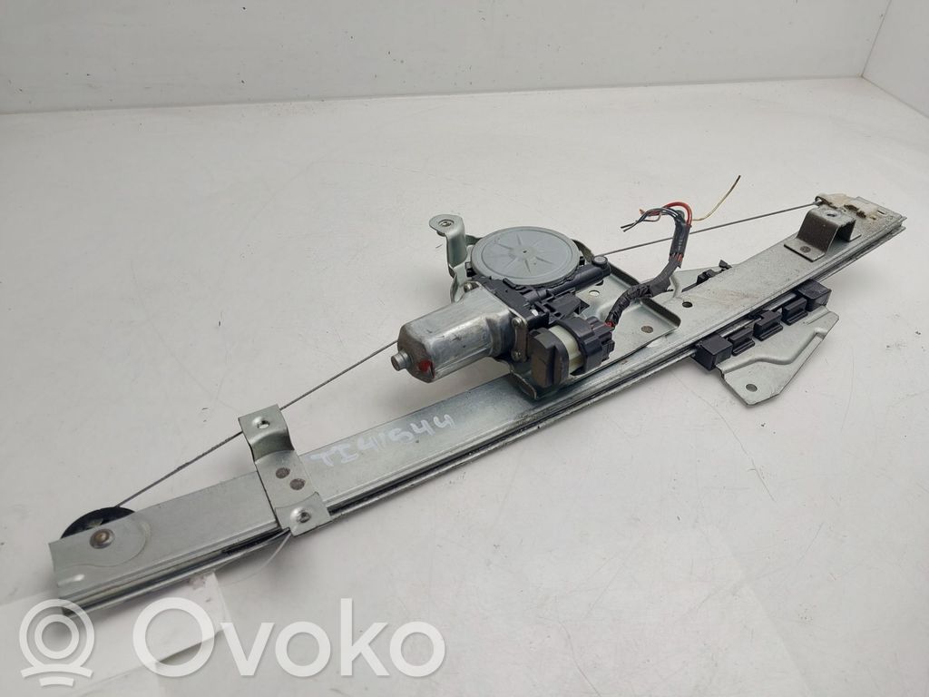 Mitsubishi Grandis Regulador manual de la ventanilla trasera 