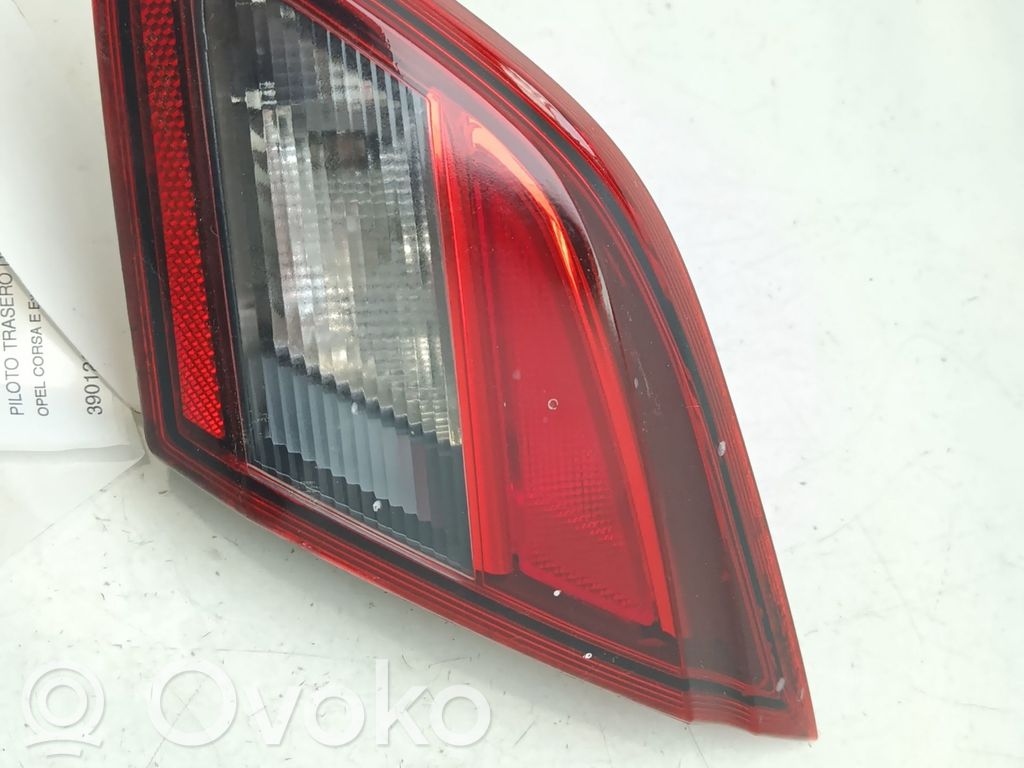 Opel Corsa E Lampă spate în capacul portbagajului 