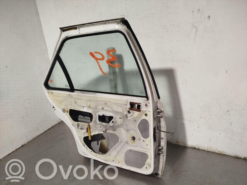 Peugeot 405 Puerta trasera 