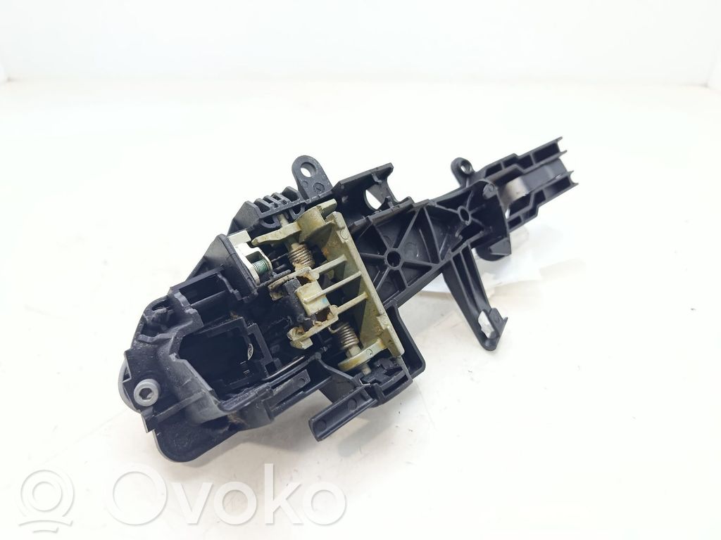 BMW 1 E81 E87 Takaoven ulkokahva 