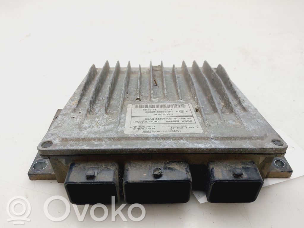 Renault Clio III Moottorin ohjainlaite/moduuli 
