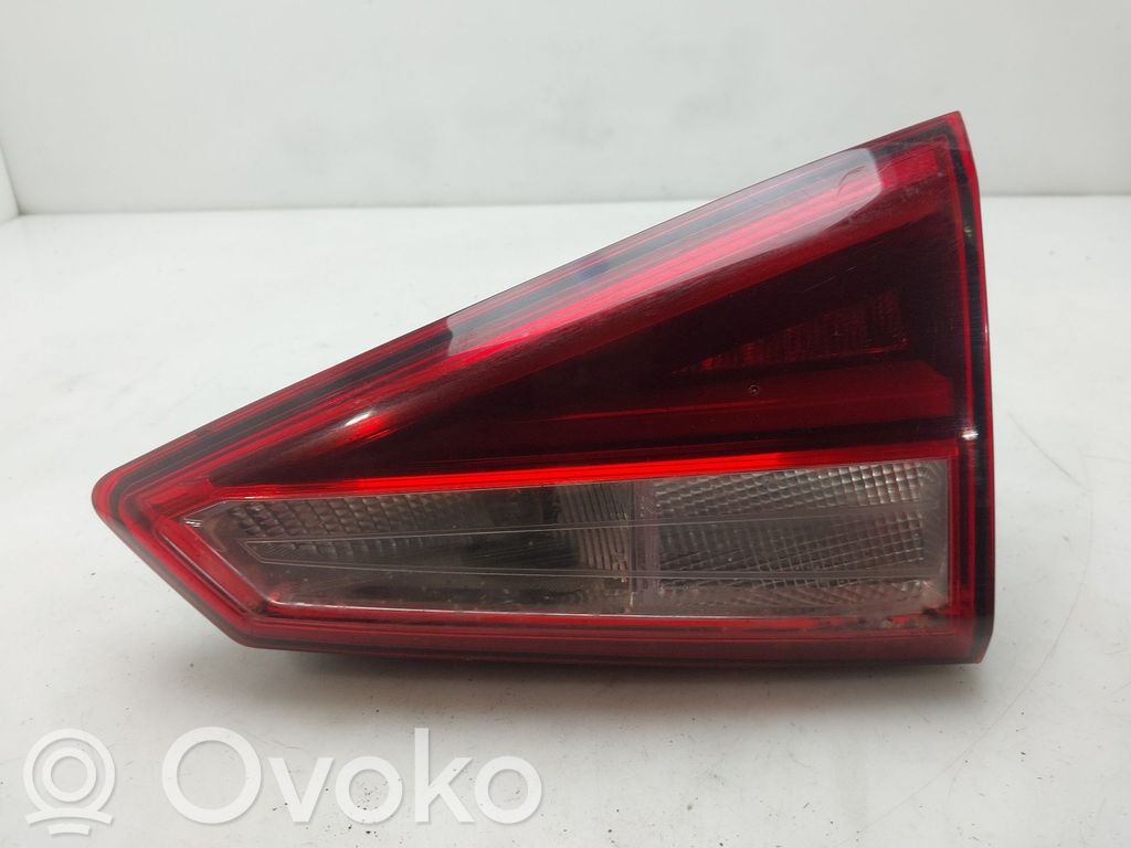 Seat Arona Lampă spate în capacul portbagajului 