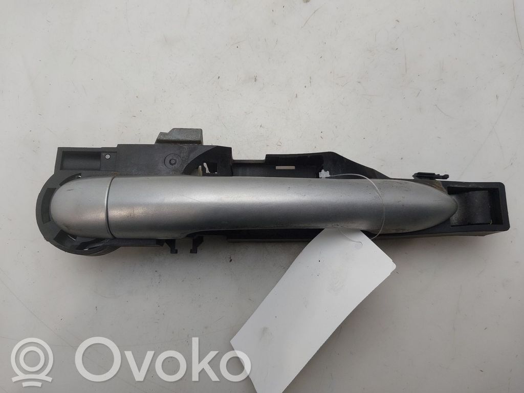 Renault Clio III Klamka zewnętrzna drzwi tylnych 