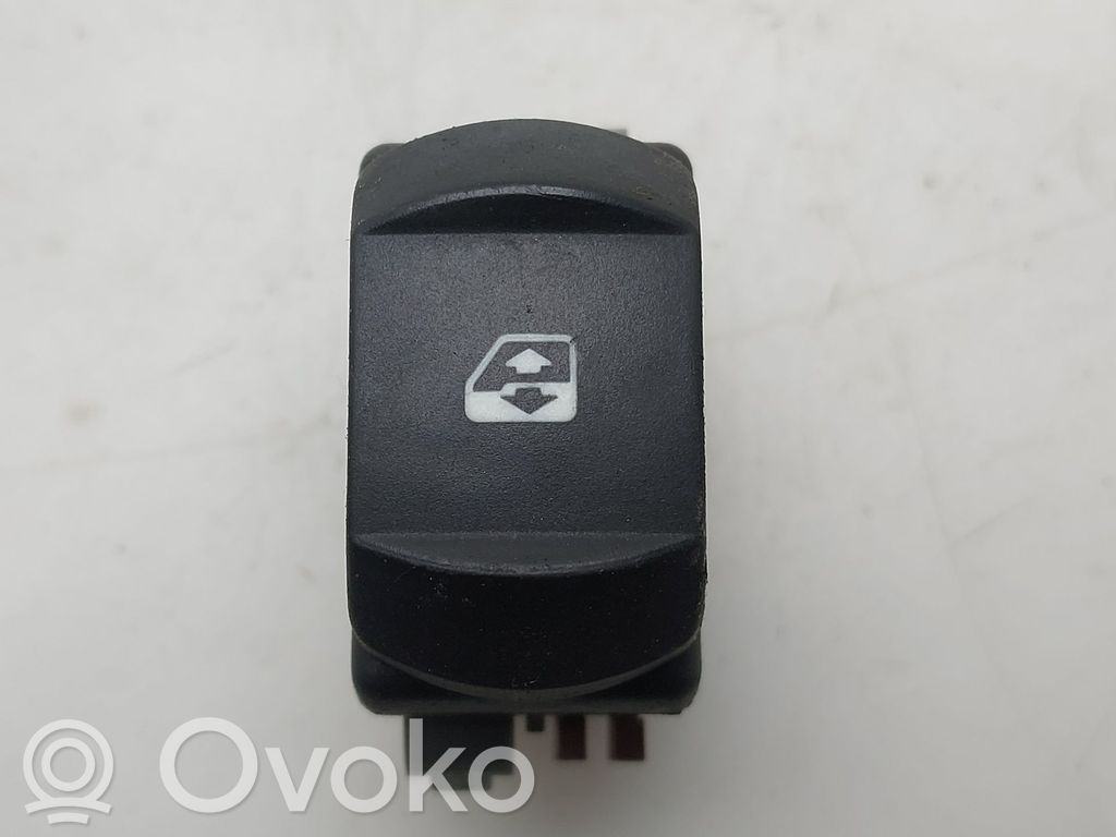 Renault Clio III Electric window control switch 