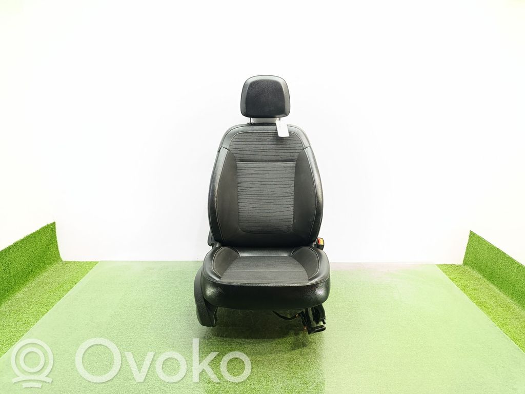 Opel Astra J Etumatkustajan istuin 