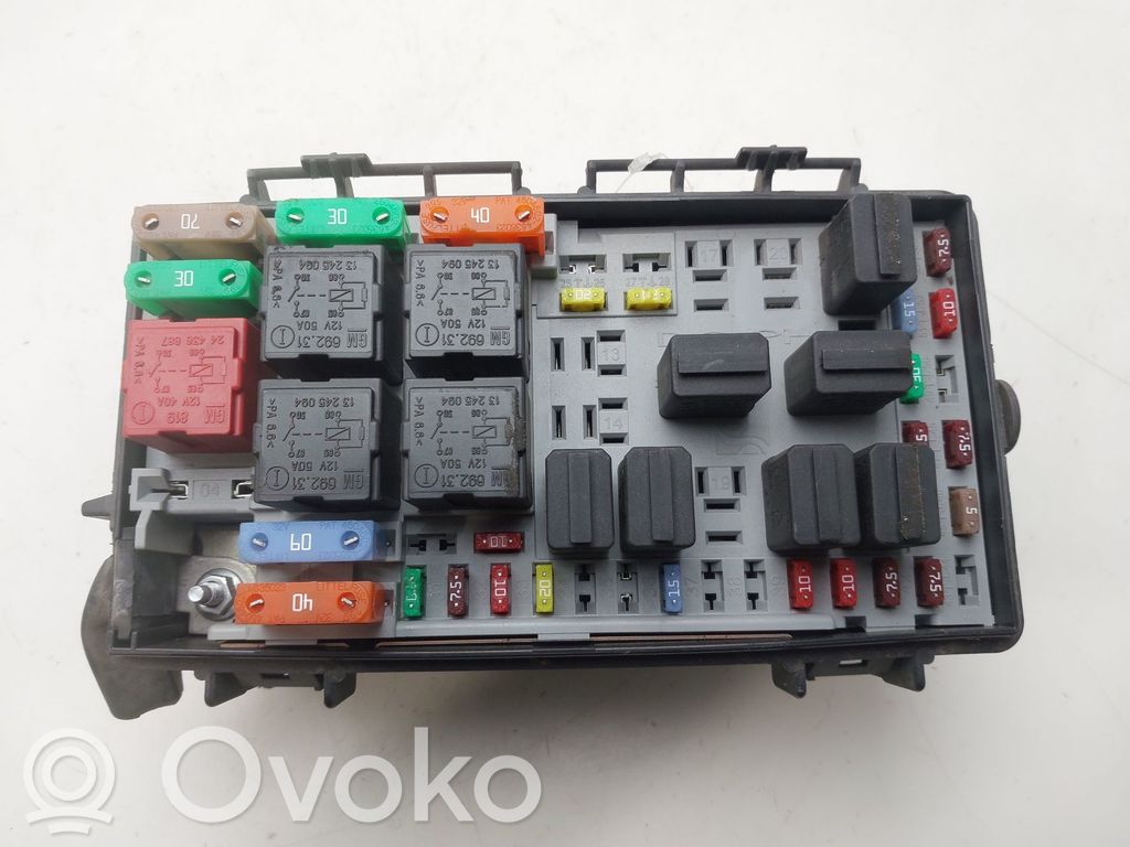 Opel Corsa D Sulakemoduuli 