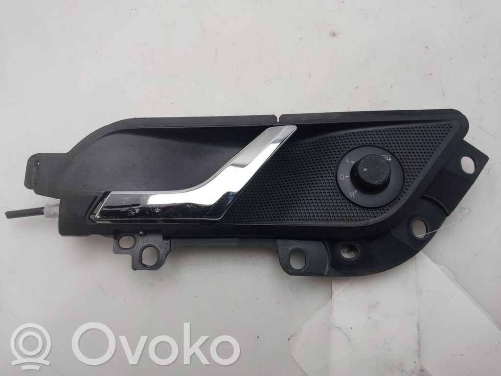 Skoda Rapid (NH) Manecilla interna puerta delantera