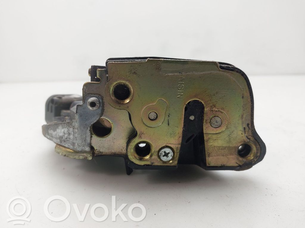 Toyota Corolla E110 Takaoven lukko 