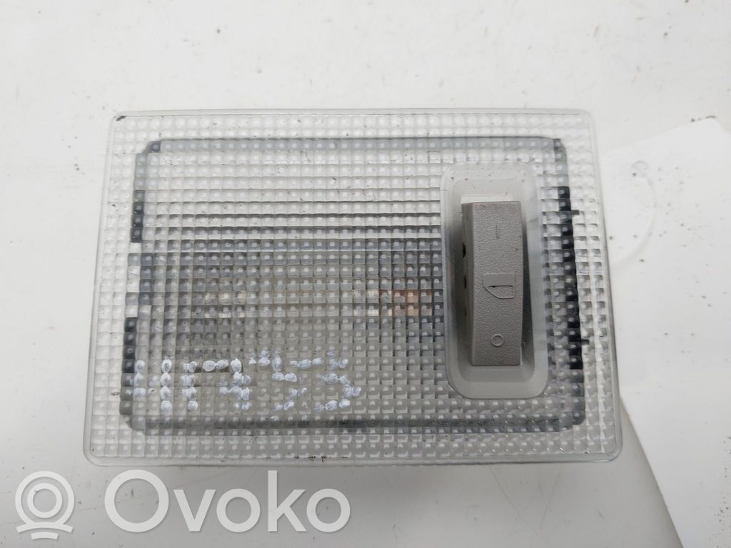Etuistuimen valo   13126729