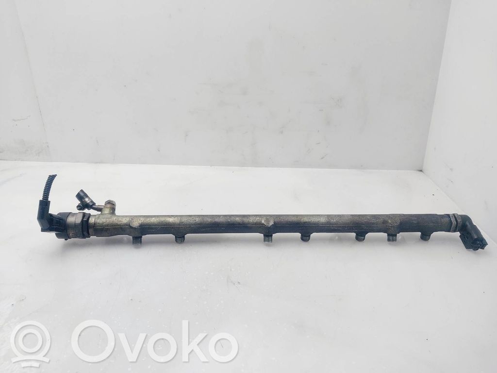 BMW 5 E60 E61 Rampă alimentare injectoare 