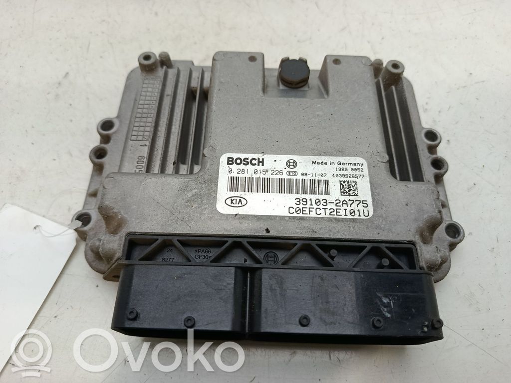 Unidad de control/módulo del motor   391032A775