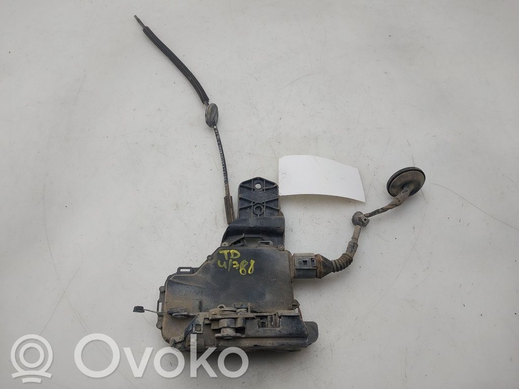 Volkswagen PASSAT B5 Încuietoare ușă spate 