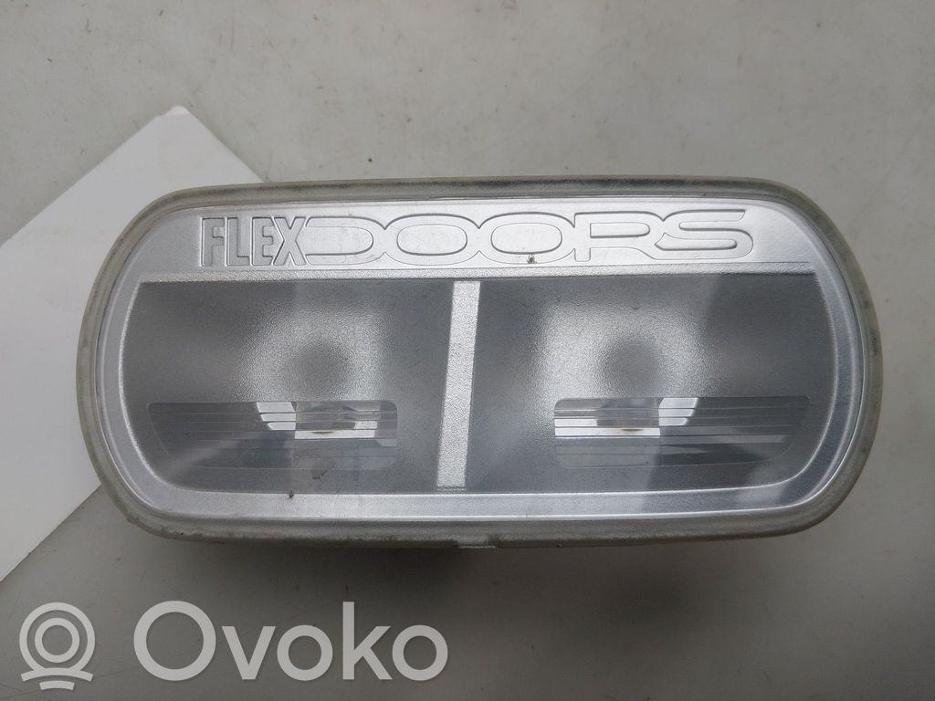 Opel Meriva B Etuistuimen valo