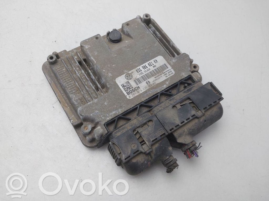 Unidad de control/módulo del motor   03G906021KH