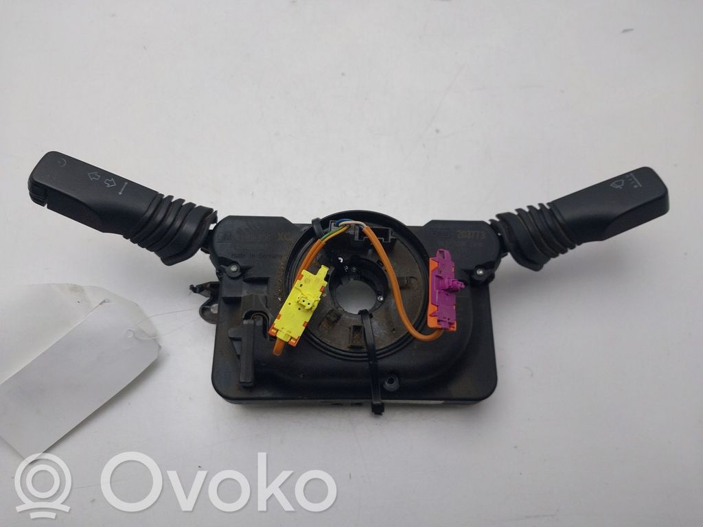 Opel Astra H Butoane/comutatoare pe volan 