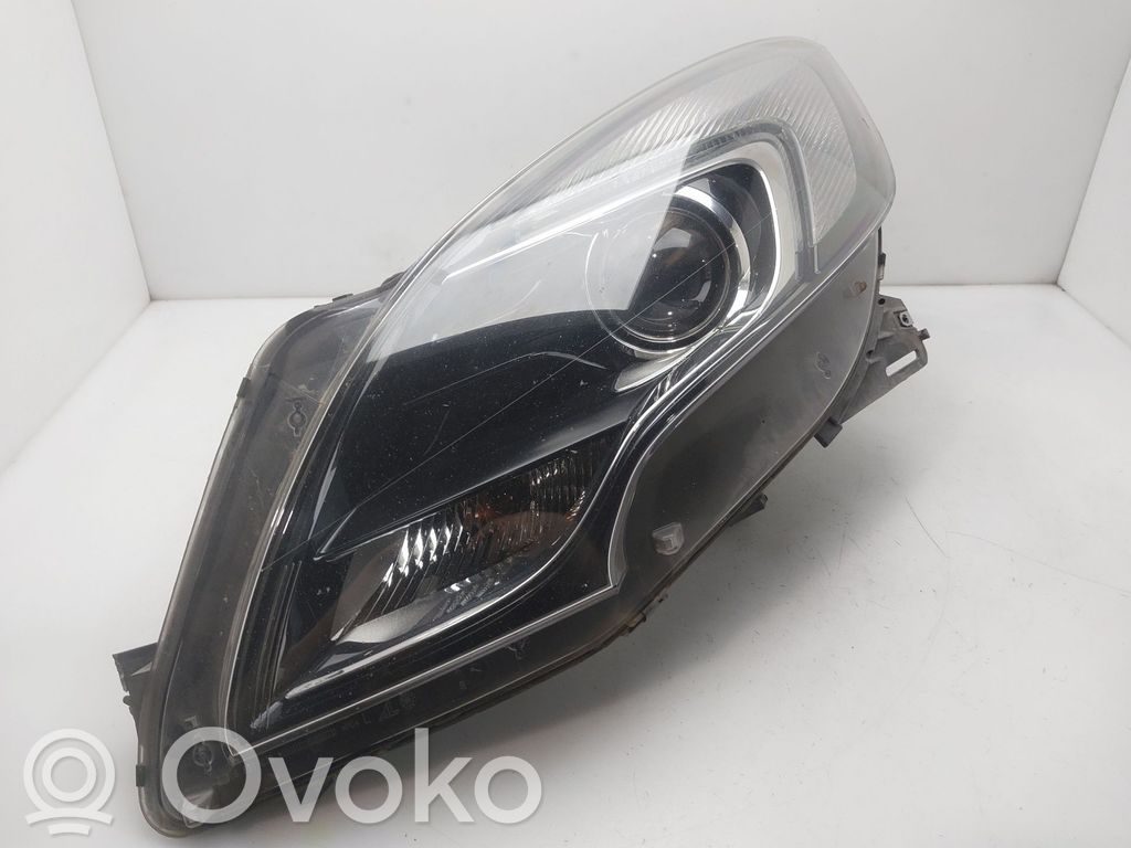 Opel Zafira C Phare frontale 