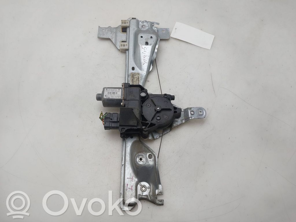 Peugeot 308 SW  Ręczny podnośnik szyby drzwi tylnych 