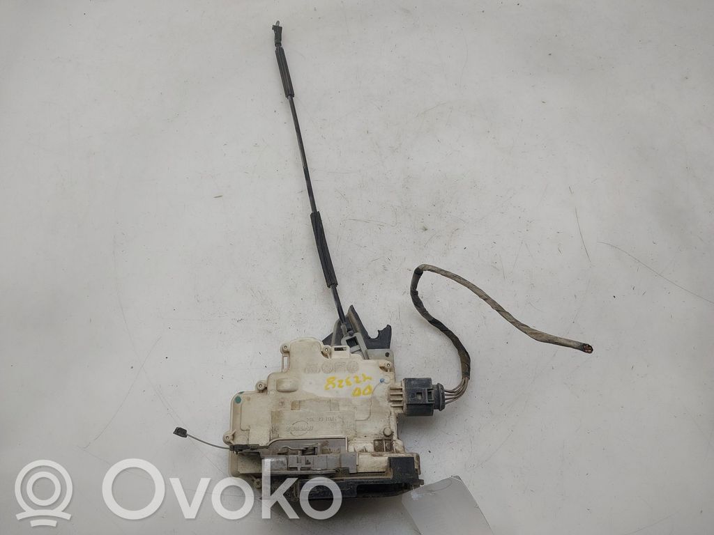 Seat Leon (1P) Zamek drzwi przednich