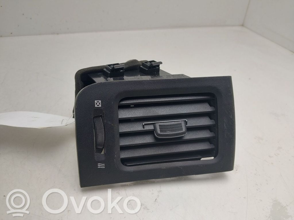 Nissan X-Trail T31 Grilă ventilație/ramă laterală bord 