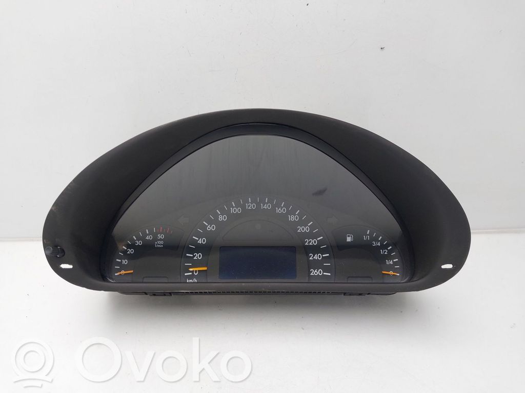 Mercedes-Benz C W203 Geschwindigkeitsmesser Cockpit 