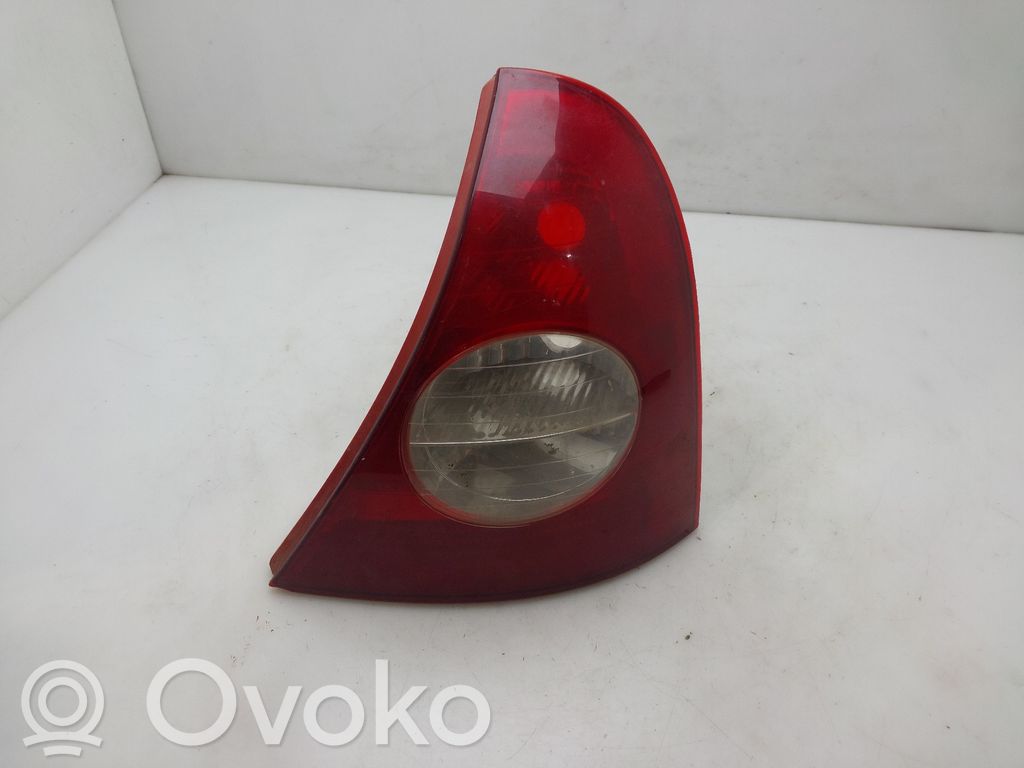 Renault Clio II Luci posteriori 
