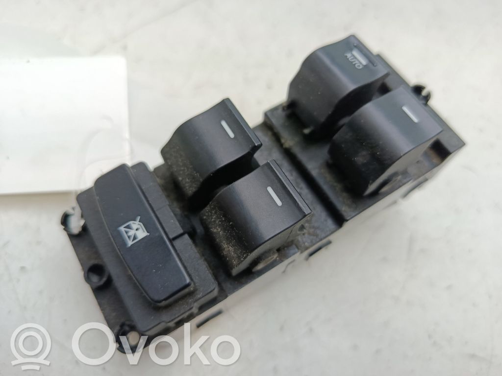 Hyundai i40 Przyciski szyb