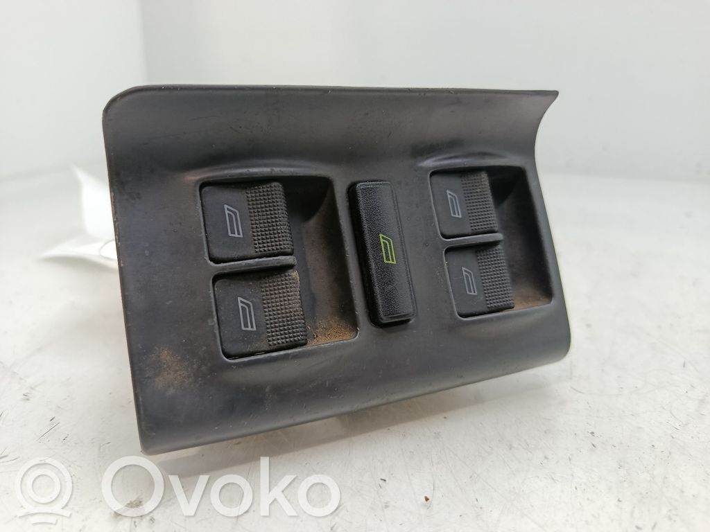Audi A4 S4 B5 8D Interruttore di controllo dell’alzacristalli elettrico 
