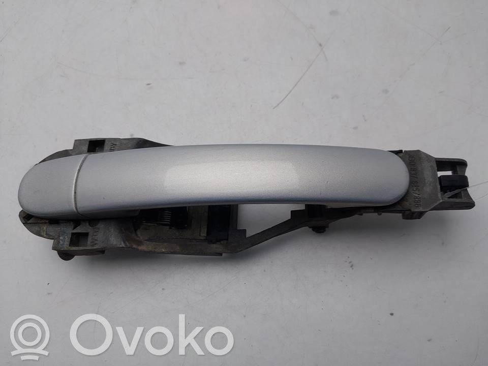 Volkswagen PASSAT B5 Maniglia esterna per portiera posteriore 