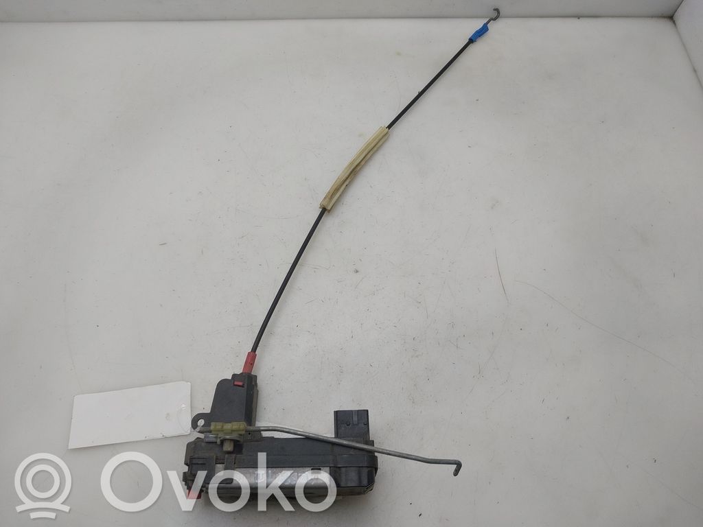BMW 1 E81 E87 Takaoven lukko 