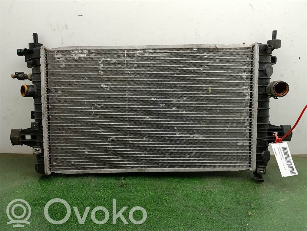 Opel Zafira B Radiateur de refroidissement 