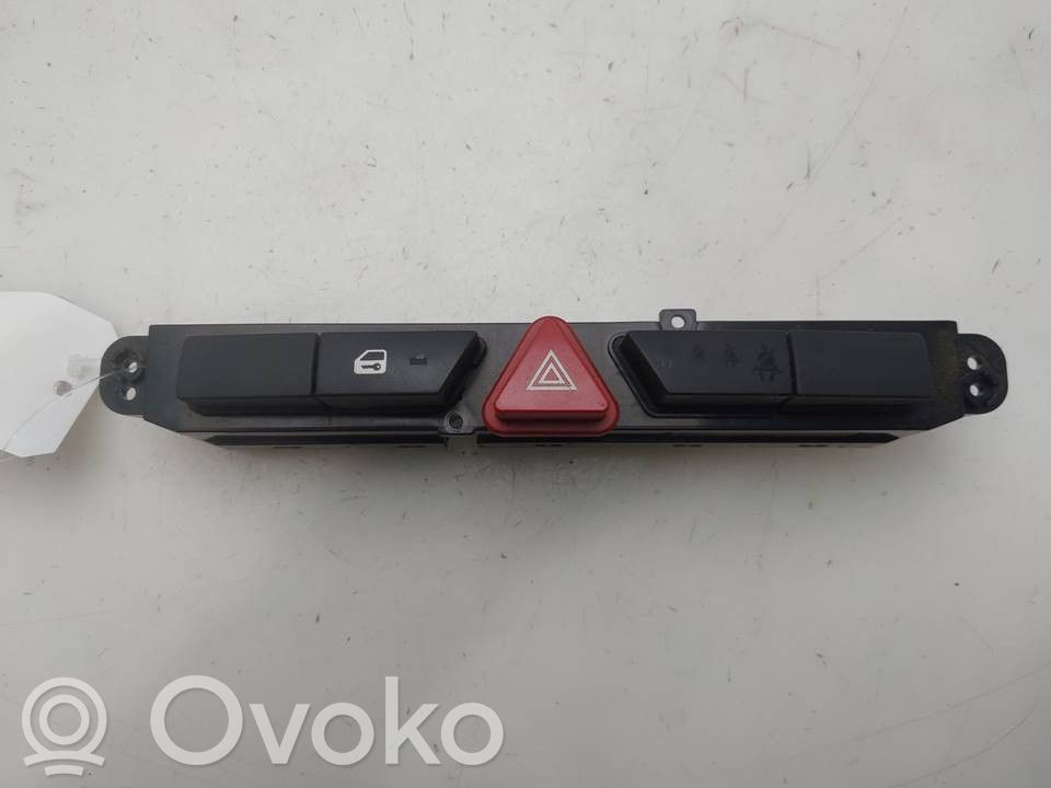 KIA Ceed Hätävilkkujen kytkin 