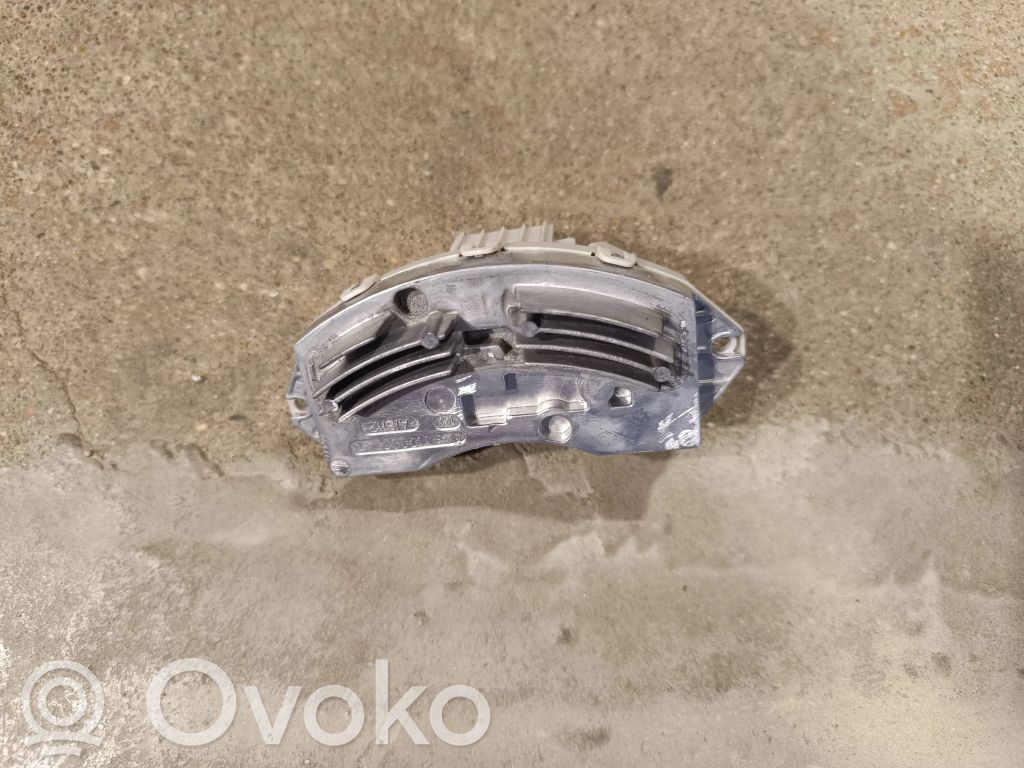 Lämpöpuhaltimen moottorin vastus