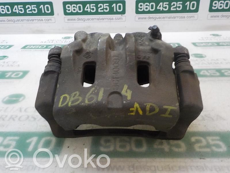 Caliper de freno delantero