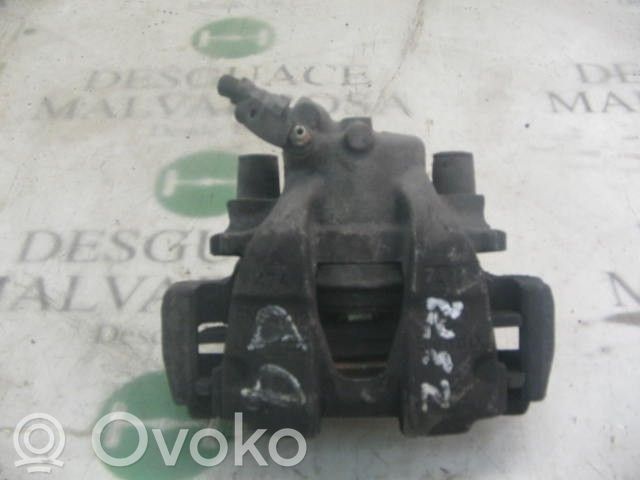 Caliper de freno delantero