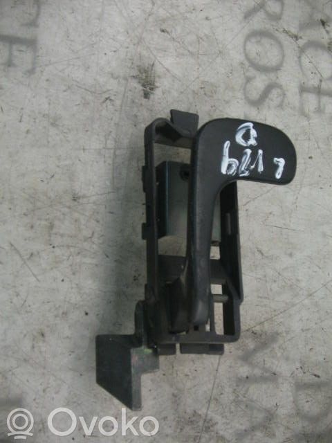 Manecilla interna puerta delantera