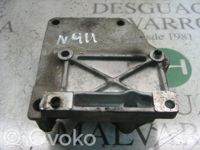 Soporte de montaje del motor