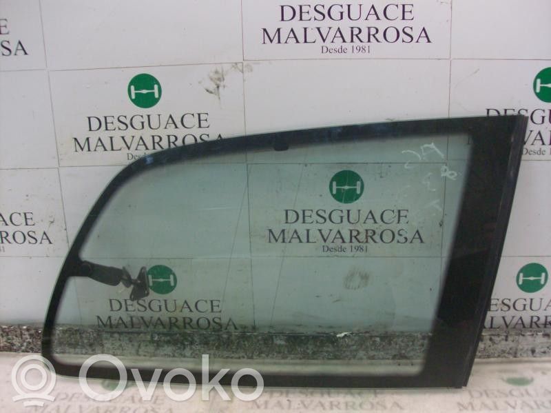Vidrio lateral trasero