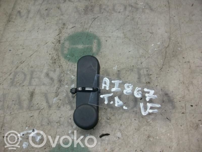 Moldura del elevalunas de la puerta trasera
