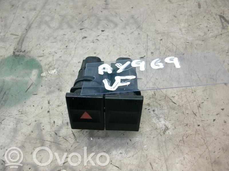 Botón interruptor de luz de peligro