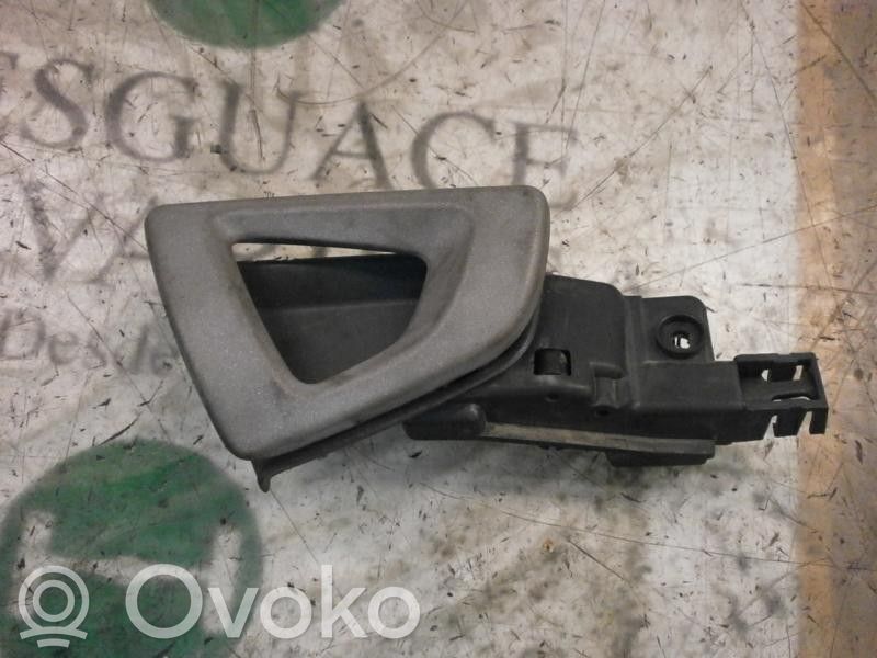 Manecilla interna puerta delantera   A4547600870C22A