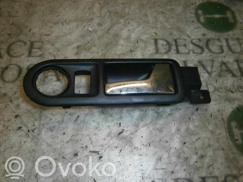 Manecilla interna puerta trasera