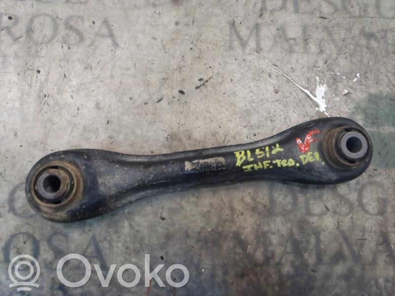 Brazo de suspensión trasero   1061668