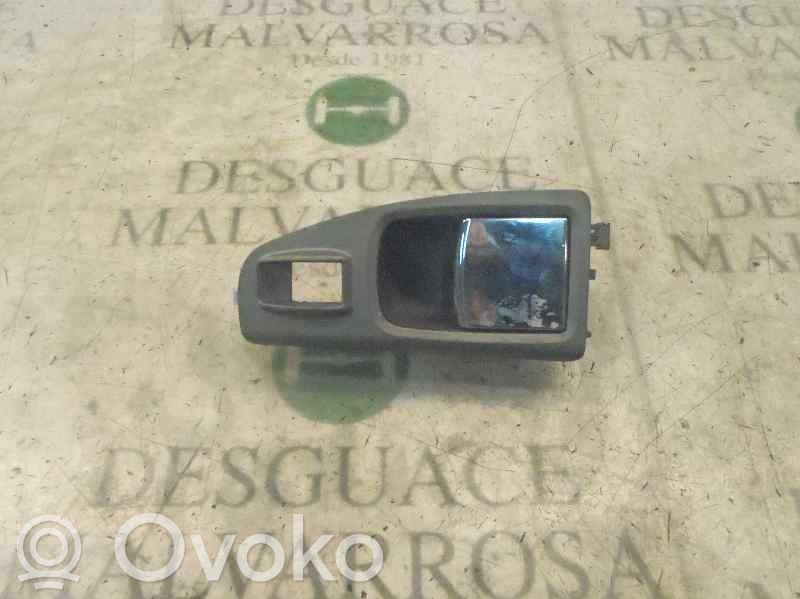 Manecilla interna puerta trasera