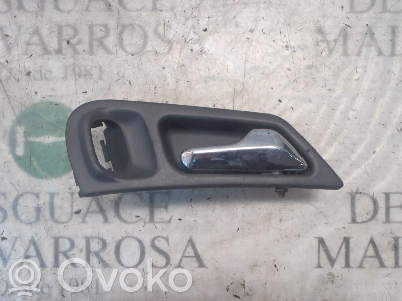 Manecilla interna puerta trasera