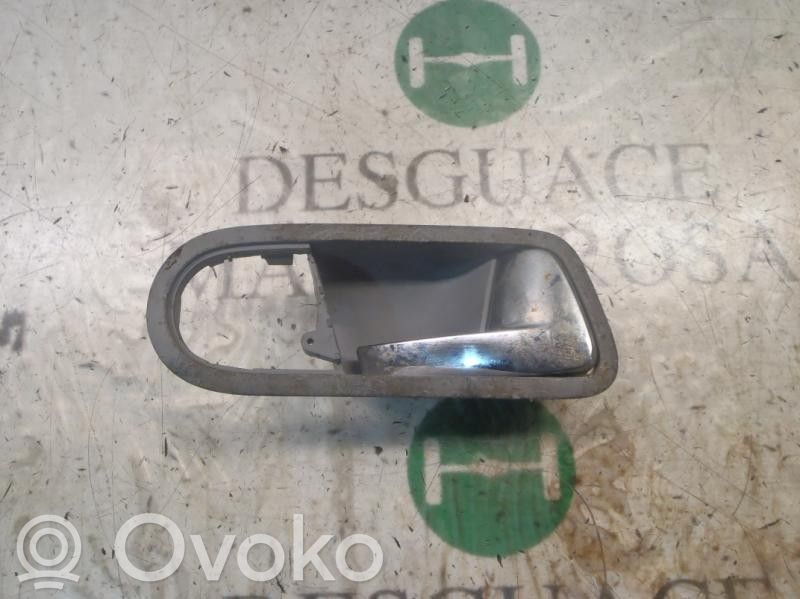 Manecilla interna puerta trasera