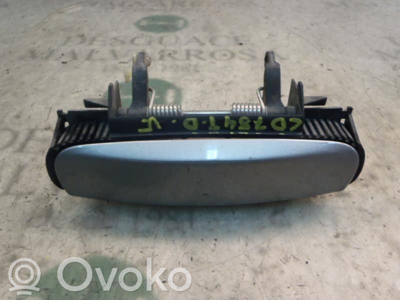 Takaoven ulkokahva   8E0839207